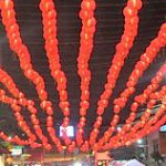 タイ・バンコクで爆竹を鳴らして盛大にお祝いする中国の旧正月