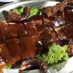 バンコクで美味しい体験！子豚の丸焼きが食べられるローカルタイ食堂